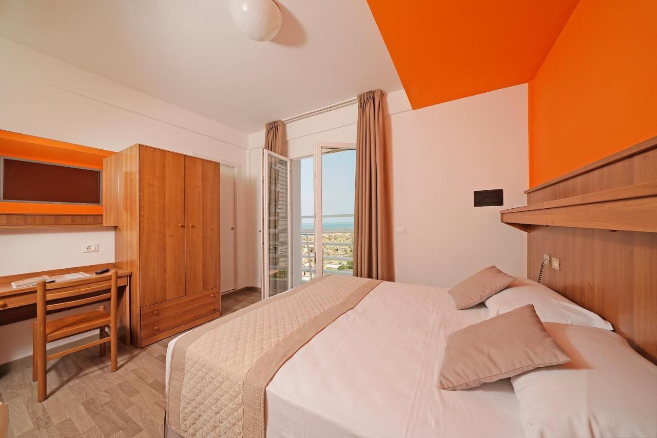 Hotel Strand A Frontemare Lido di Jesolo Esterno foto