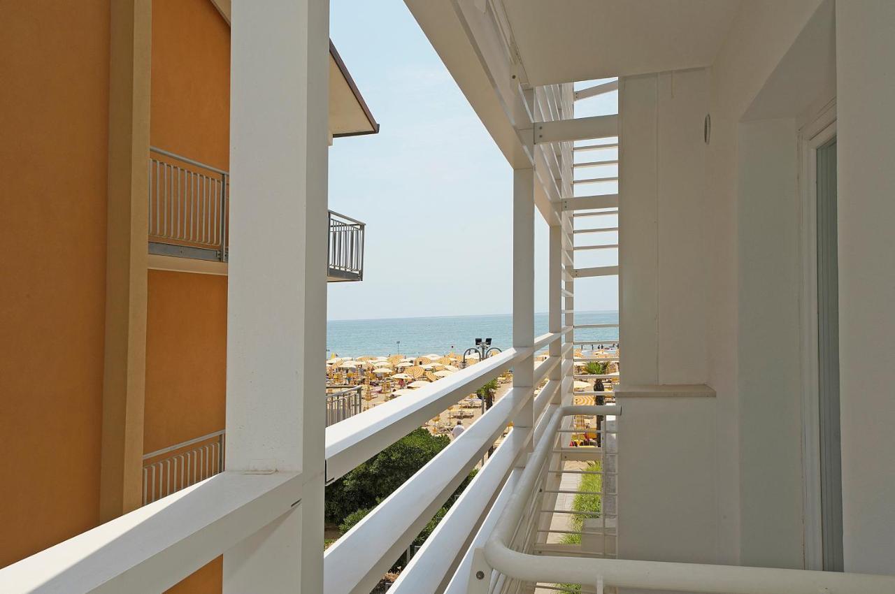 Hotel Strand A Frontemare Lido di Jesolo Esterno foto