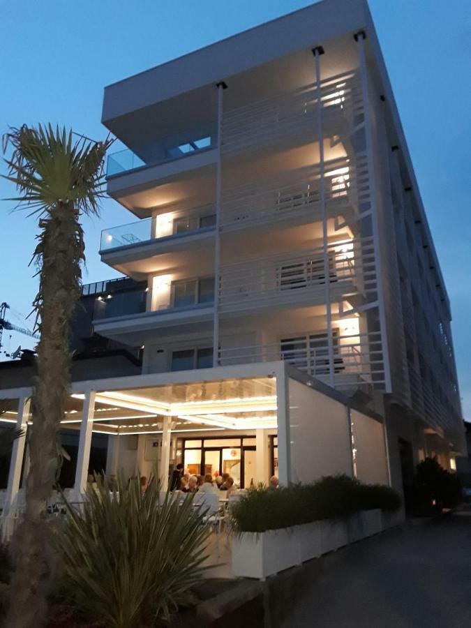 Hotel Strand A Frontemare Lido di Jesolo Esterno foto