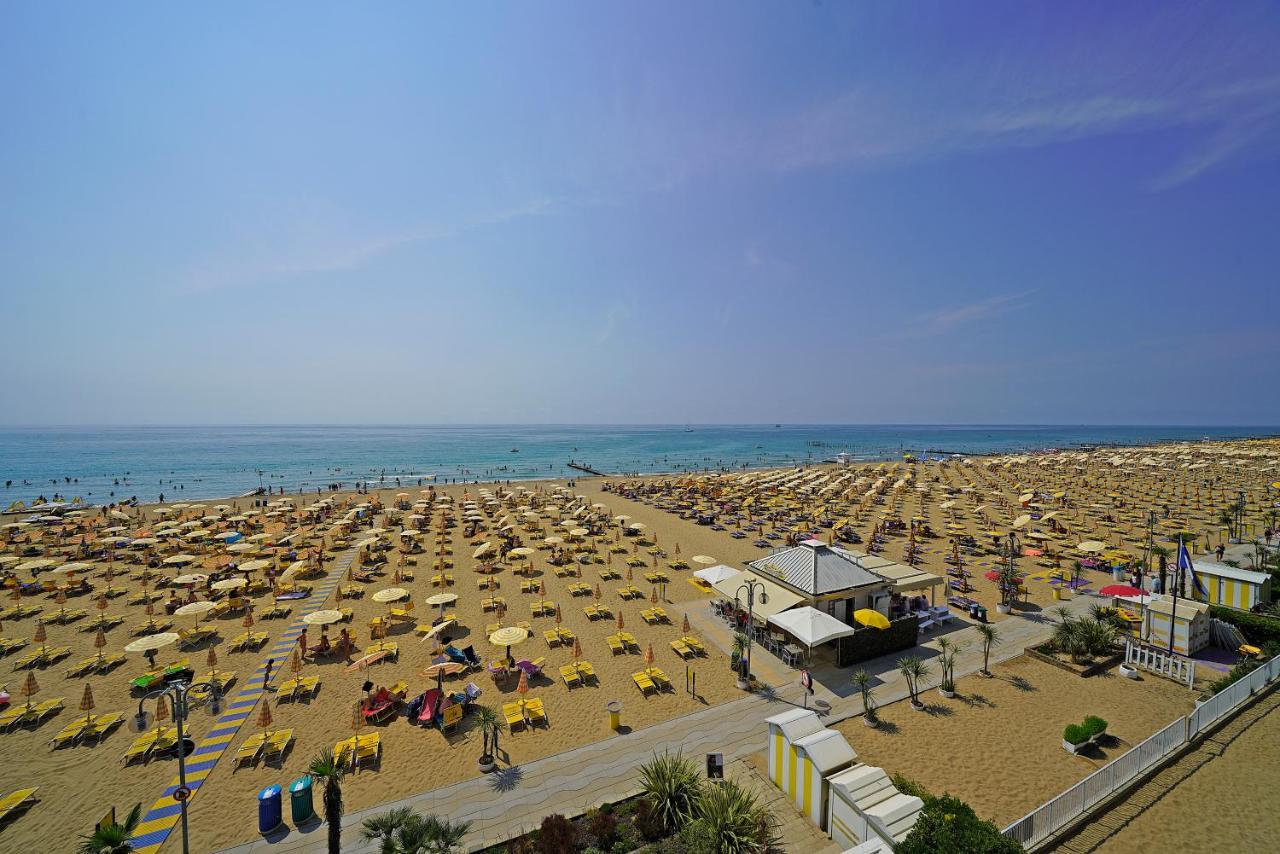 Hotel Strand A Frontemare Lido di Jesolo Esterno foto